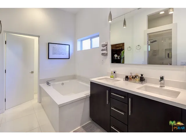 Master In-Suite Bathroom