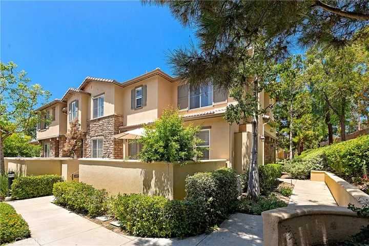 61 Sapphire, Irvine, California 92602