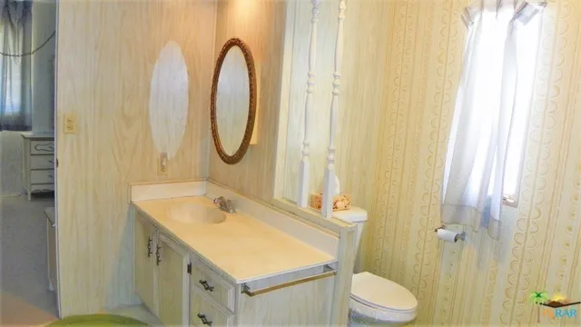 Recessed Commode & Master Sink