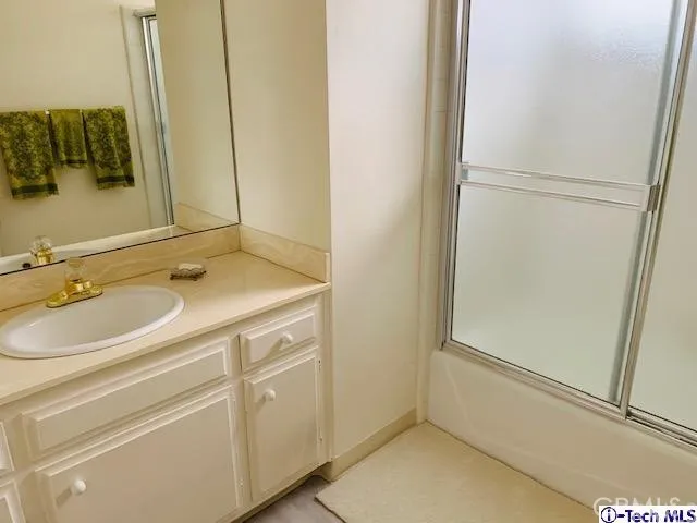358 S Gramercy Place 210, Los Angeles, California 90020