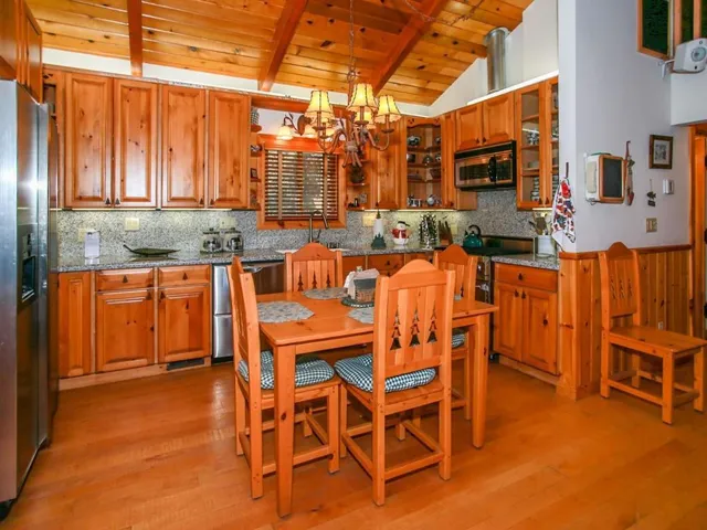 010_Kitchen and Dining