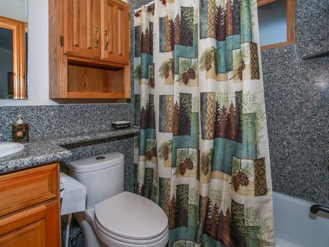 028_Master Bath wShower-Tub Combo