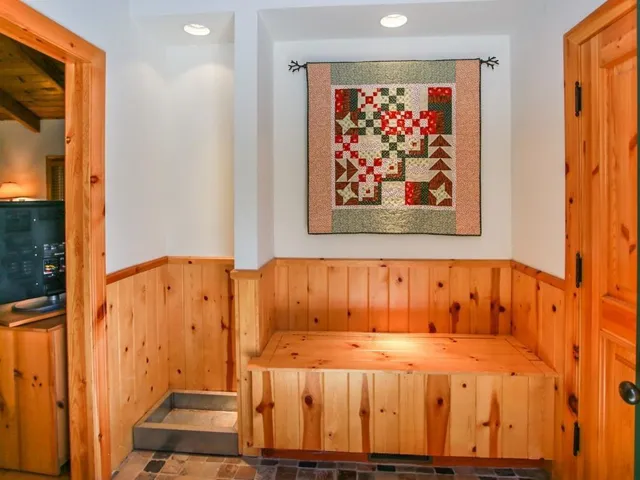 004_Entryway