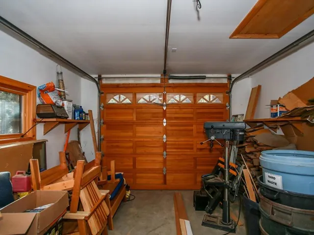 030_Attached Garage