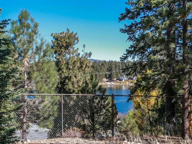 041_Lake View