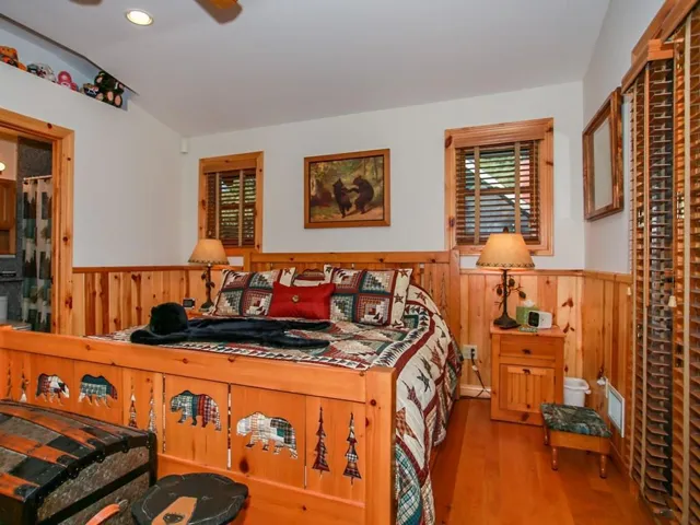 026_Master Suite