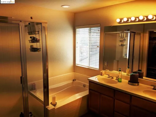938 Country Glen Ln, Brentwood, California 94513