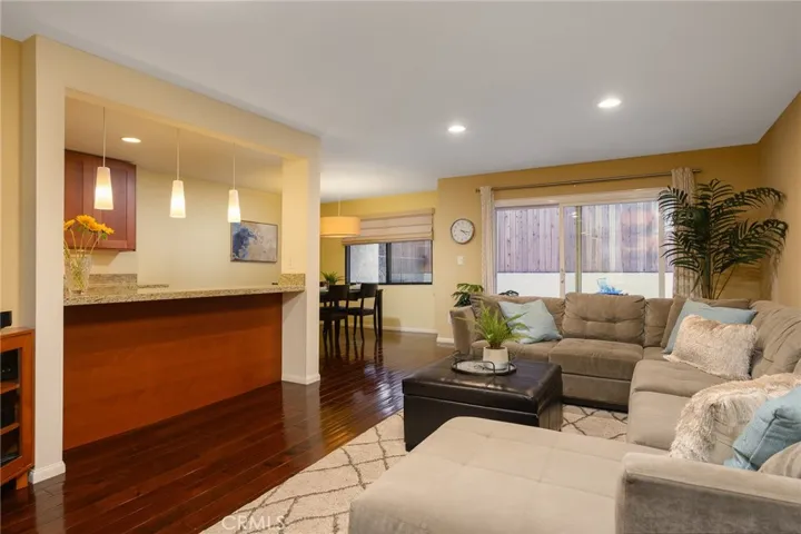 123 E Oak Avenue 105, El Segundo, California 90245