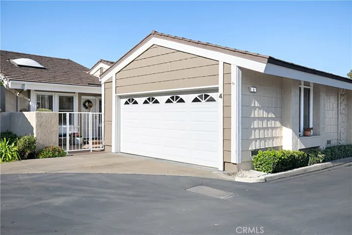 4 Greenbriar 34, Irvine, California 92604