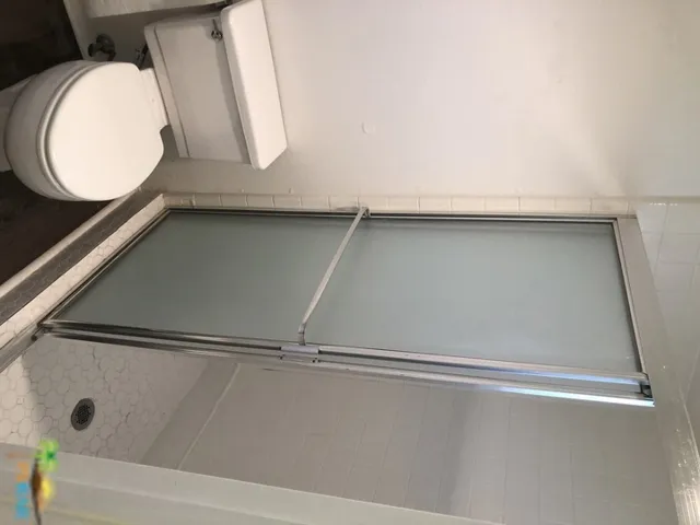 Master 1 ensuite bath