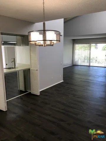 Dining Room & Wet Bar