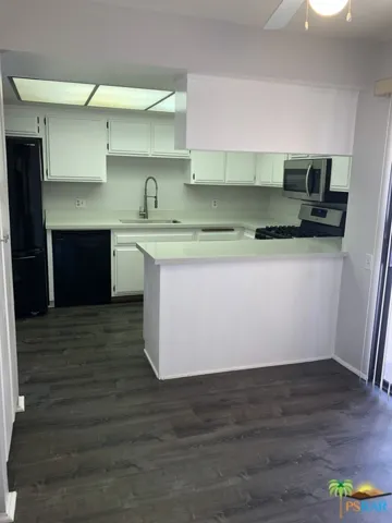 Kitchen Dining Area