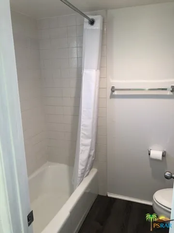 Master 2 Ensuite Bath