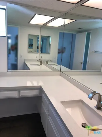 Master 1 ensuite bath