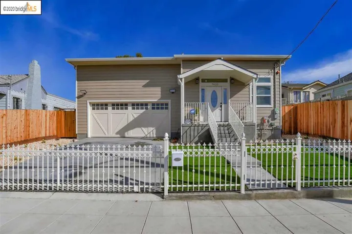 7620 Garfield Ave, Oakland, California 94605
