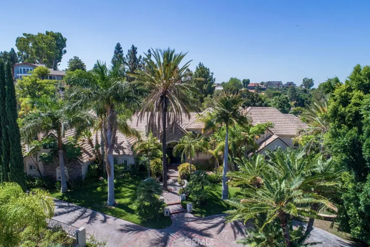 195 S Peralta Hills Drive, Anaheim Hills, California 92807