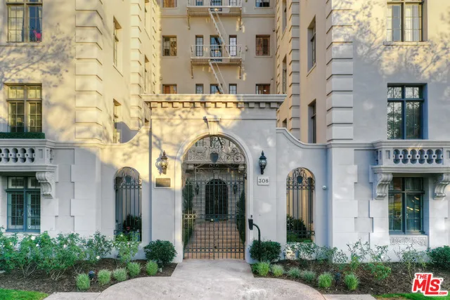 308 N Sycamore Avenue 306, Los Angeles, California 90036