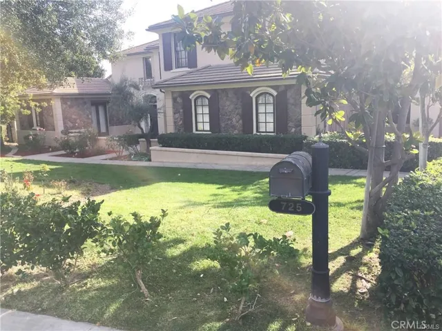 725 Carriage House Drive, Arcadia, California 91006