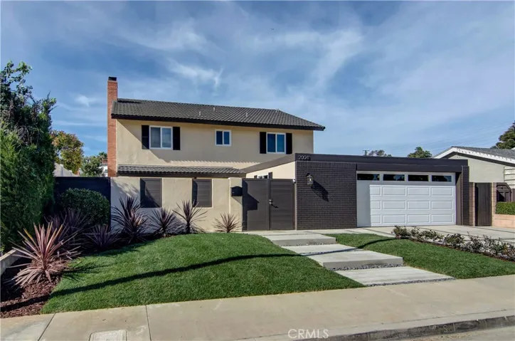 20041 Crown Reef Lane, Huntington Beach, California 92646