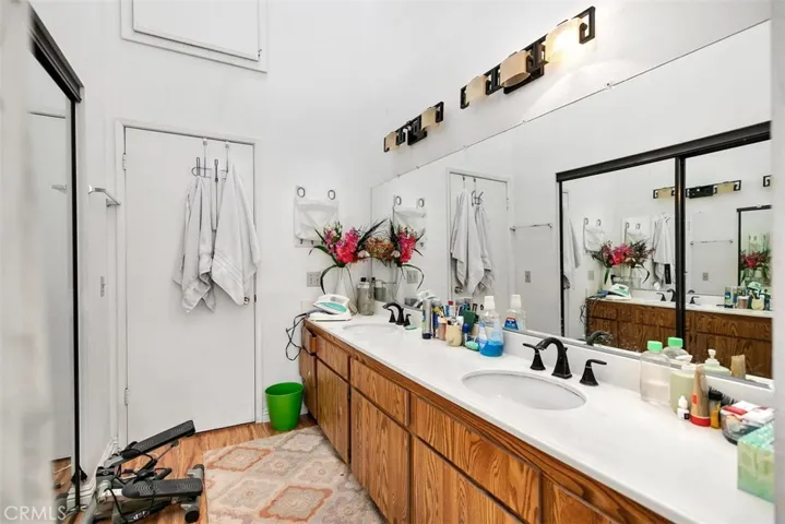 225 Pineview, Irvine, California 92620