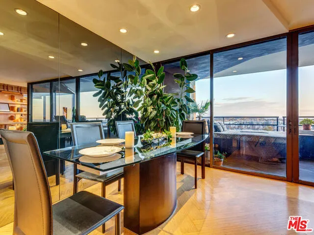 Dining with Elegance