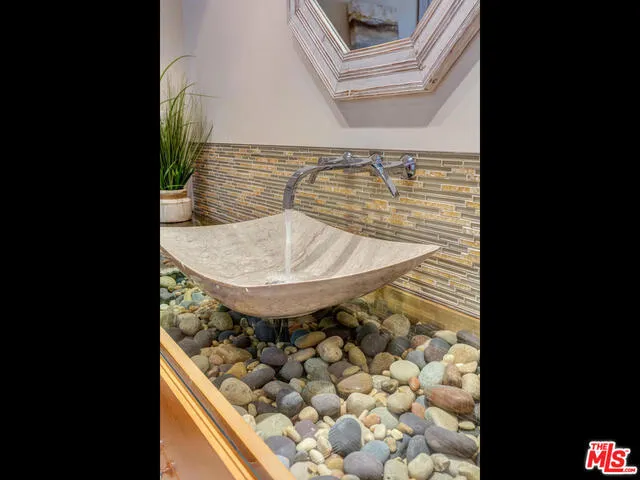 Custom Sink with Changeable Surface
