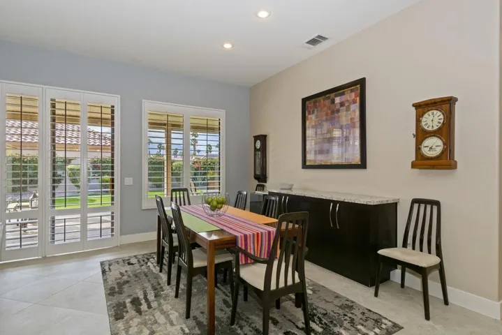 009_Dining Area