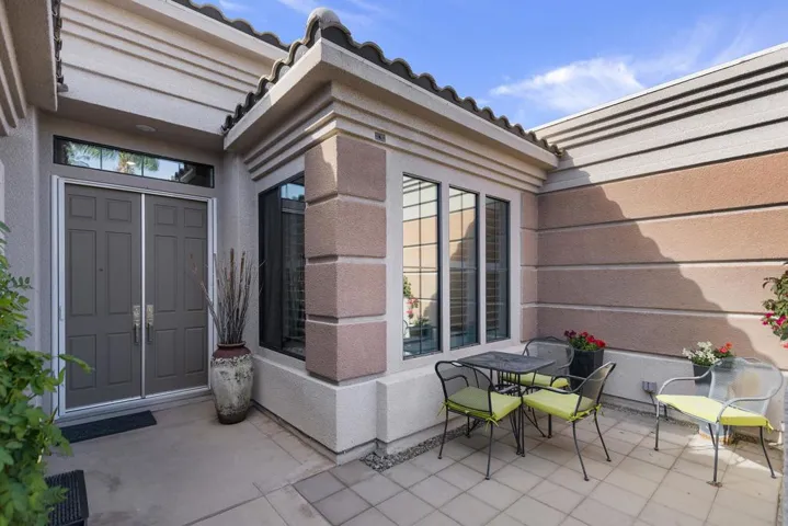 004_Courtyard