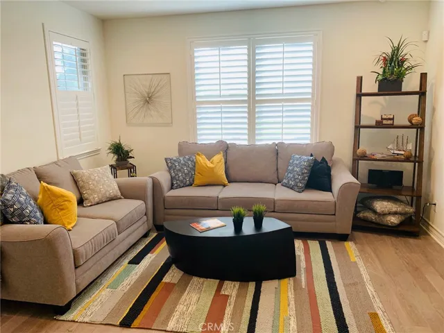 87 Cienega, Irvine, California 92618