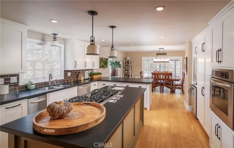 26461 Hillcrest Lane, Lake Arrowhead, California 92352