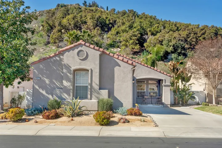 2437 Fallbrook Pl, Escondido, California 92027