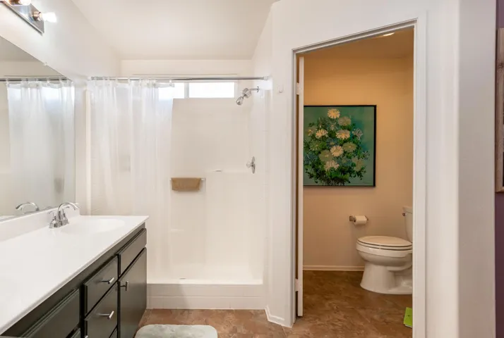 66173avenidabarona-lr-9229