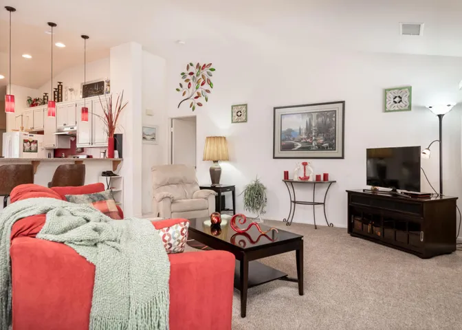 66173avenidabarona-lr-9275