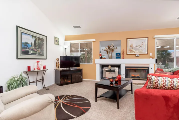 66173avenidabarona-lr-9269