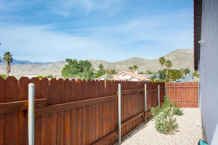 66173avenidabarona-lr-5209