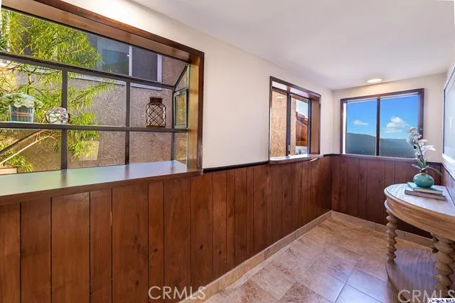 1342 E Tujunga Avenue, Burbank, California 91501