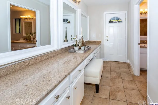 1342 E Tujunga Avenue, Burbank, California 91501