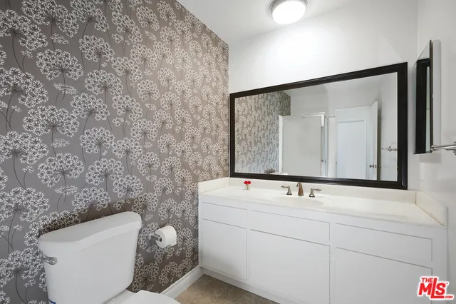 5875 Doverwood Drive 201, Culver City, California 90230