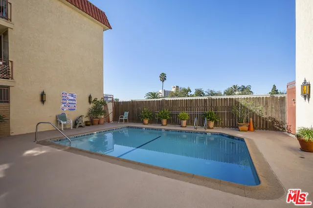 5875 Doverwood Drive 201, Culver City, California 90230
