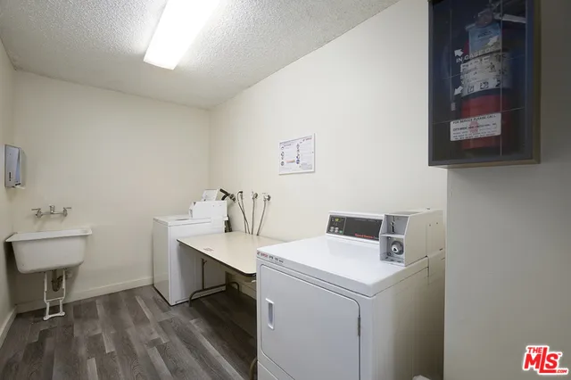 5875 Doverwood Drive 201, Culver City, California 90230