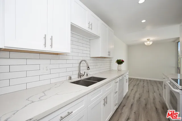 5875 Doverwood Drive 201, Culver City, California 90230