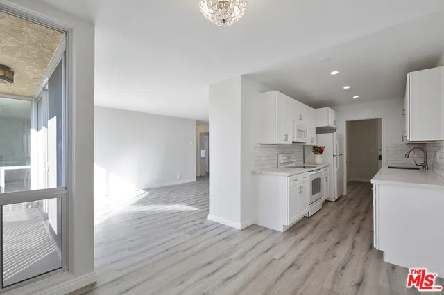 5875 Doverwood Drive 201, Culver City, California 90230