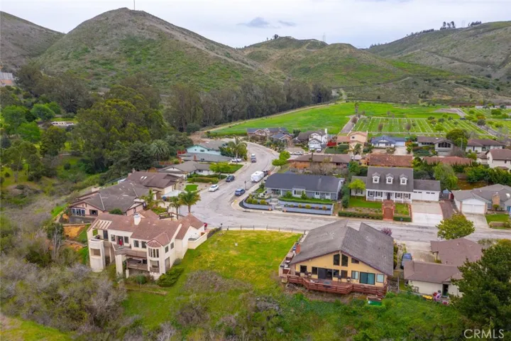 913 Clemens Way, Lompoc, California 93436