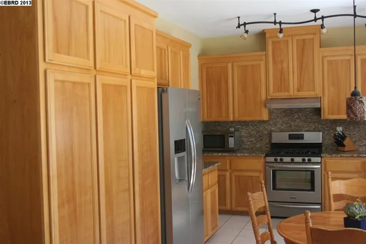Brand new stainless appliances INCLUDING REFRIGERATOR