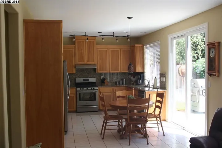 Eat-in Kitchen