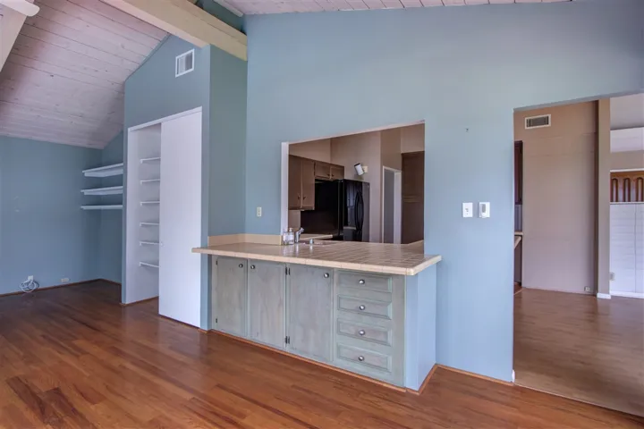 2780 Angell, San Diego, California 92122
