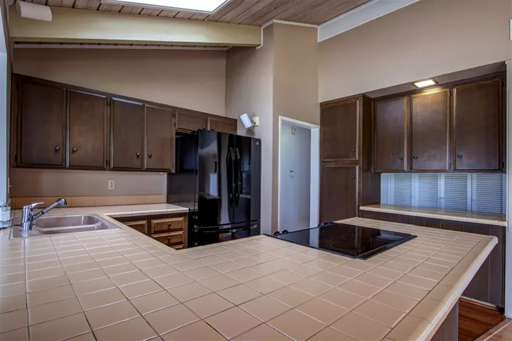 2780 Angell, San Diego, California 92122