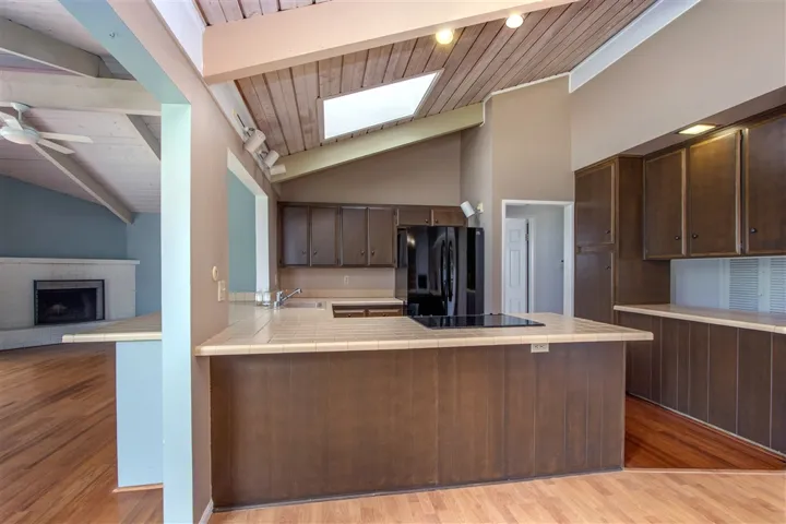 2780 Angell, San Diego, California 92122
