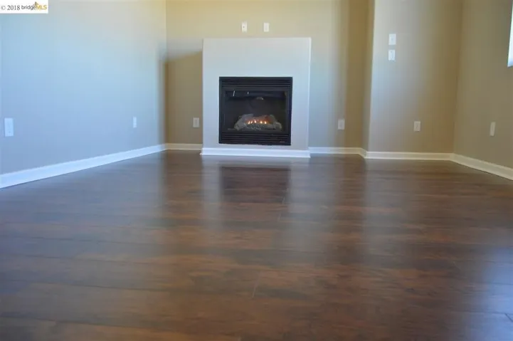 700 Annemarie Way, Isleton, California 95641