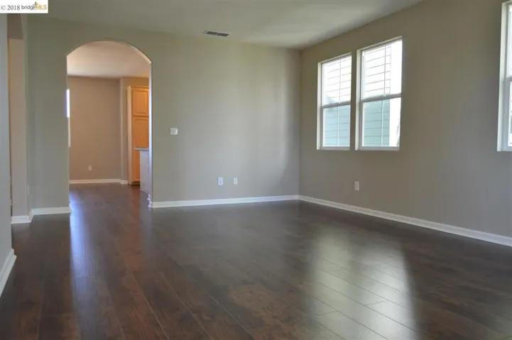 700 Annemarie Way, Isleton, California 95641